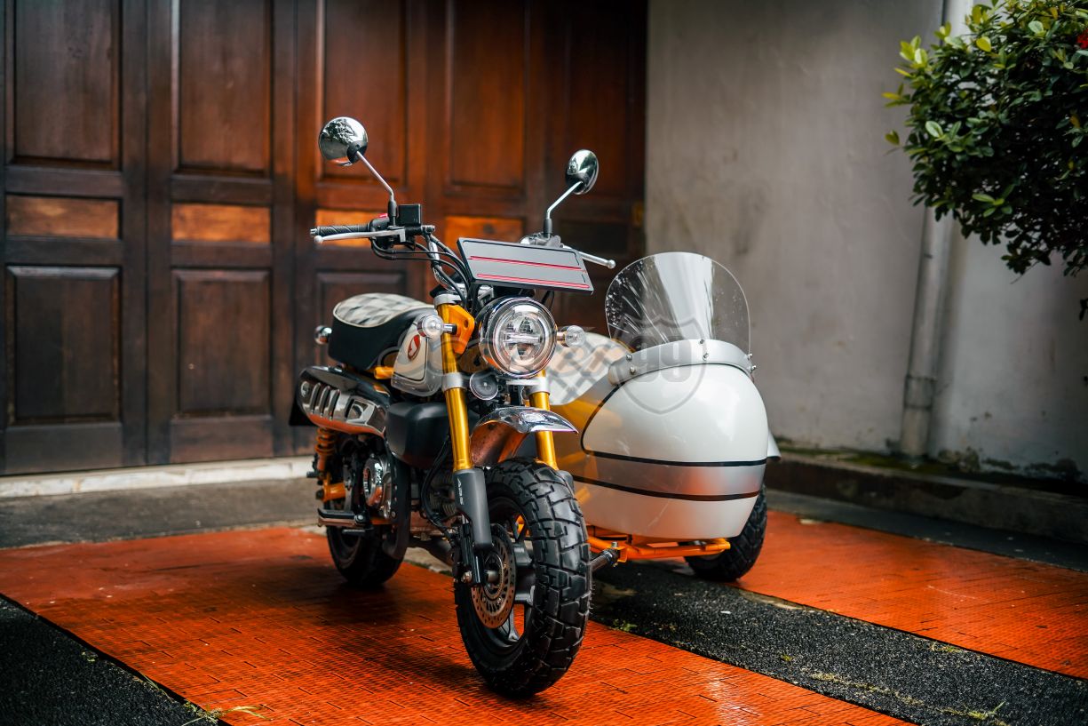 Honda Monkey 125 with Sidecar – Compact Adventure Meets Classic Style 4